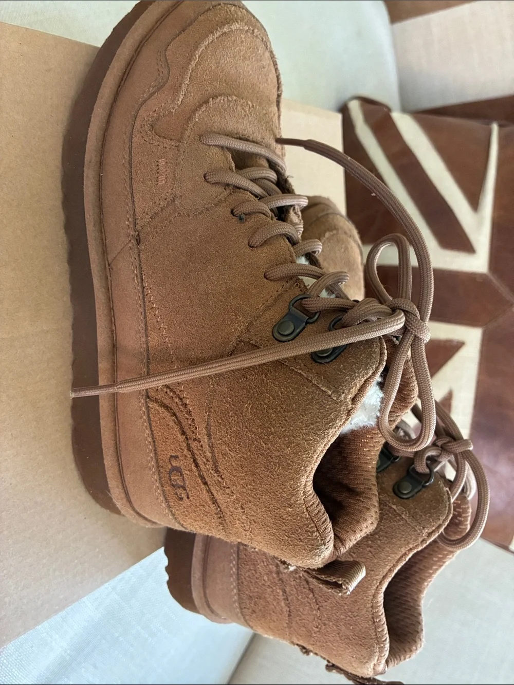 UGG K Highland Hi Heritage Kids Boots in Chestnut